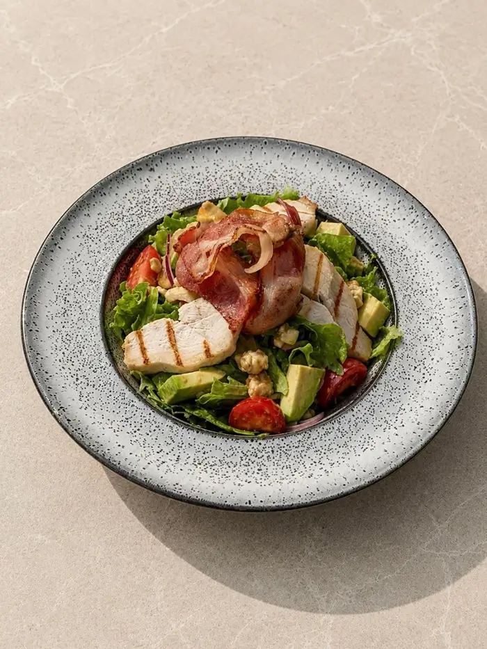 Salată Cobb californiană